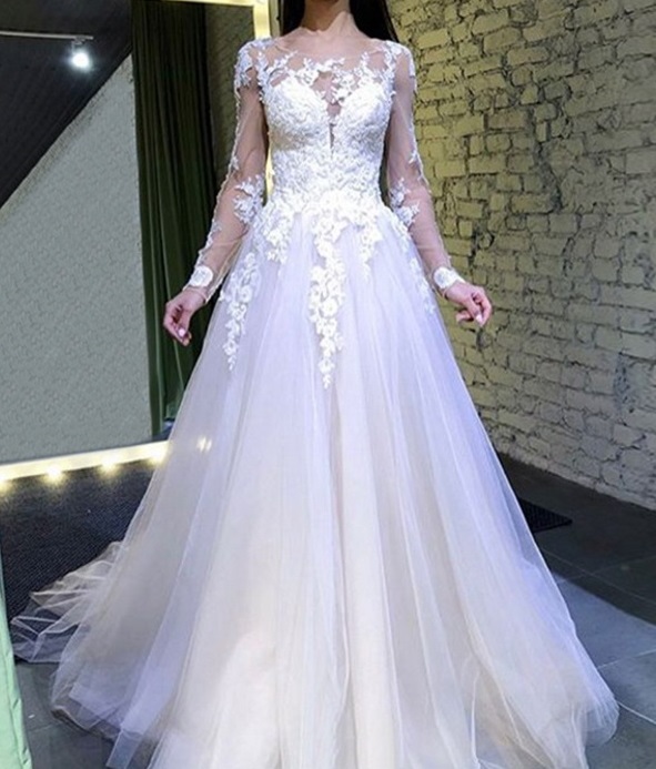 white lace long sleeve wedding dress