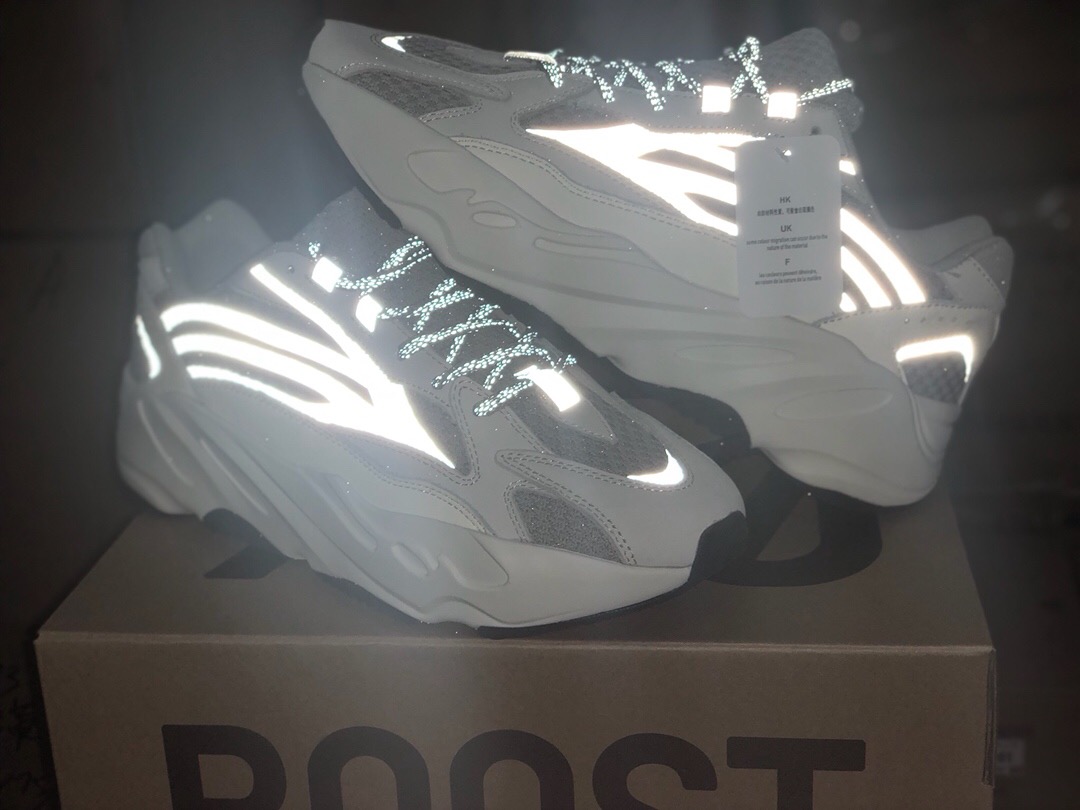 yeezy 700 static wave runner