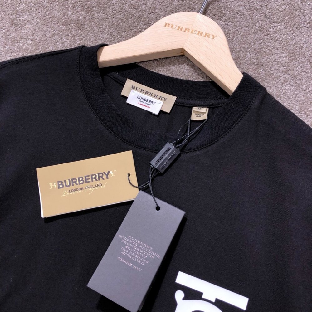 burberry tb logo tee