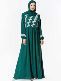 Elegant and comfortable Arabian women's fashion plant embroidered dress (excluding headscarf)