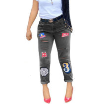 Retro Embroidered Hole Jeans