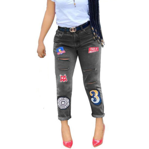 Retro Embroidered Hole Jeans