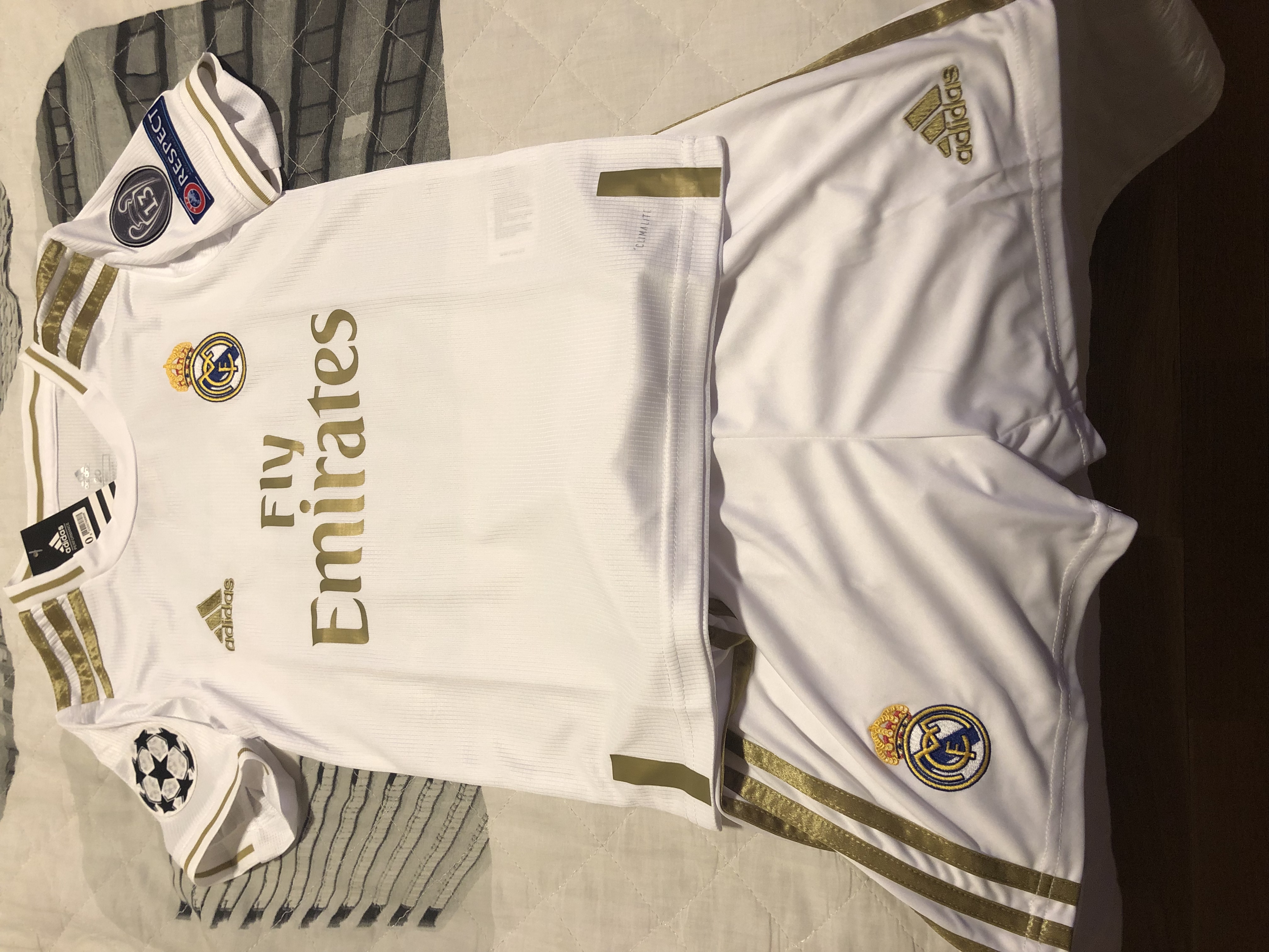 Reviews : Real Madrid Home Jersey Kids 2019/20 - www.fcsoccerworld.com
