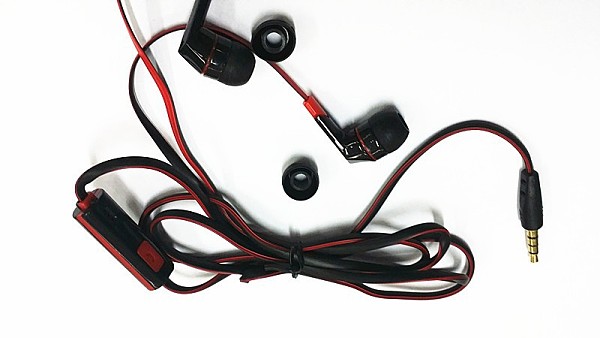 High Quality In-Ear Headset Earphones Headphones 3.5mm With Microphone for Smartphone MP3 1.2M