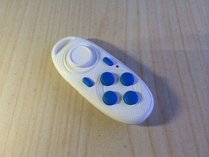 Smart Mini Bluetooth Selfie Shutter Gamepad Player Controller Wireless Mouse for E-book PC Game Android iOS Smartphone