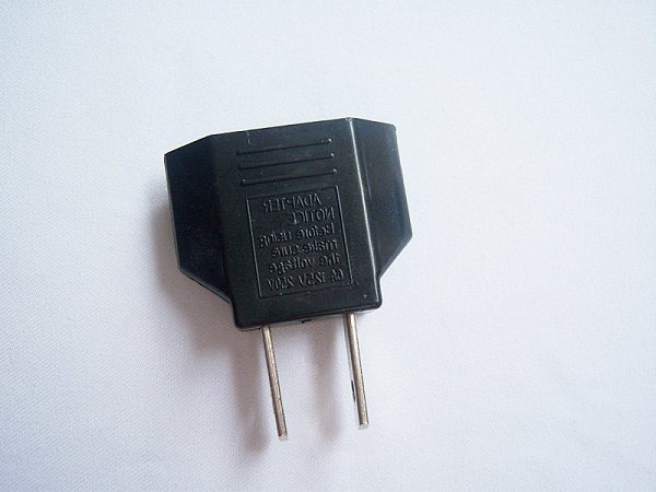 F03401 Universal Us adapter US / EU to US Power Plug Travel Converter Adapter Converter Power Switch Plug Socket Convert
