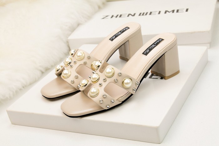 7CM Fashion Thick Pearl Rivets  Pump Heel Mules