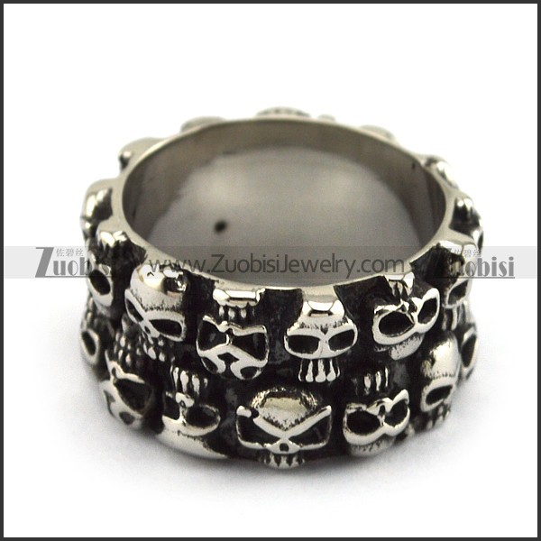 A large crowd of skulls together in stainless steel rings r001583