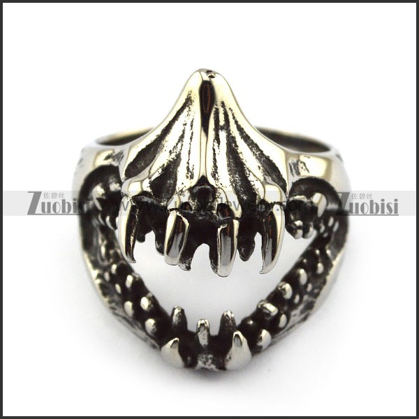 Ugly Chomper Ring r004644