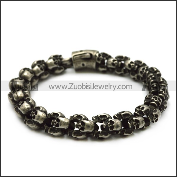 Skull Bracelet in Matte Finishing b006993