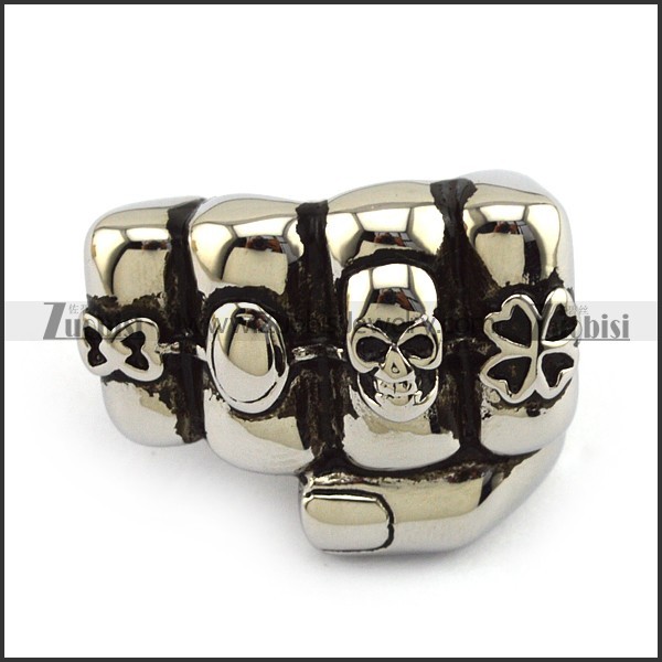 Large Skull Fist Ring r003787