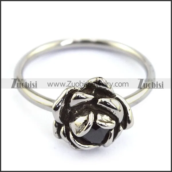 small rose ring with black crystal r002221