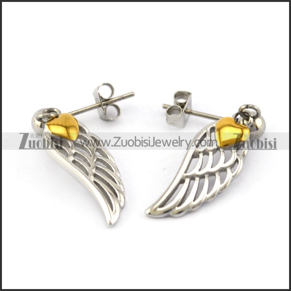 Hollow Casting Wing Earring with a Golden Heart e001360