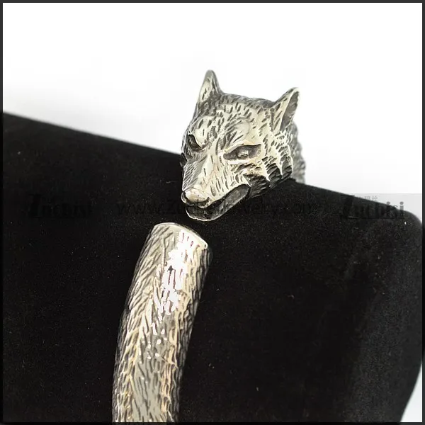 Stainless Steel Wolf Bangle b004773