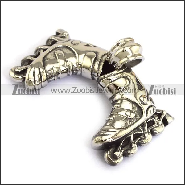 Casting Roller Skates Pendant p004452