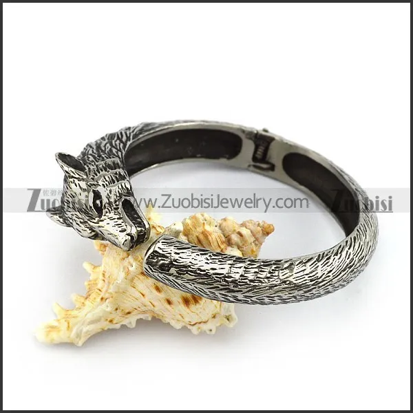Stainless Steel Wolf Bangle b004773