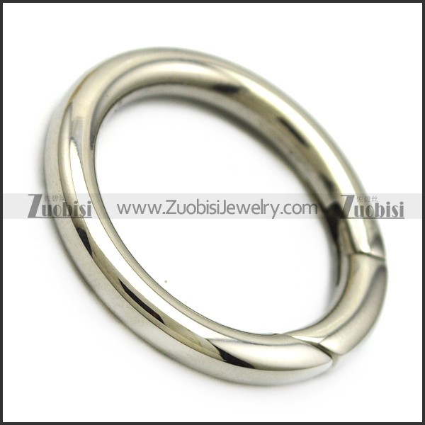 stainless steel plain donut clasp in 30mm outside diameter a000595