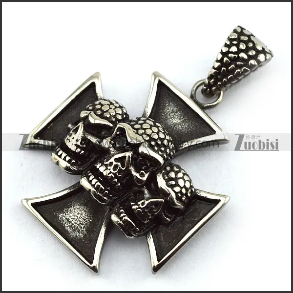three skull heads cross pendant p001616