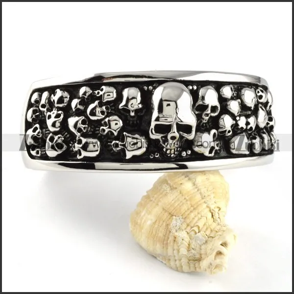 Horrible Stainless Steel Multi Skull Head Bangle for Punk fans - b000096