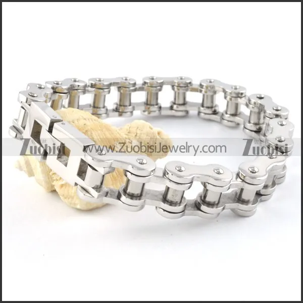 0.58 inch wide Stainless Steel Motorcycle Chain Bracelet - b000356