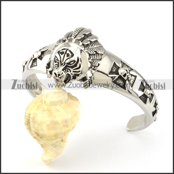 Stainless Steel wild man Skull Bangle -b000860