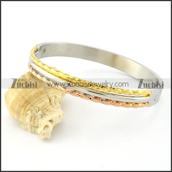 beautiful Stainless Steel Bangle -b000910