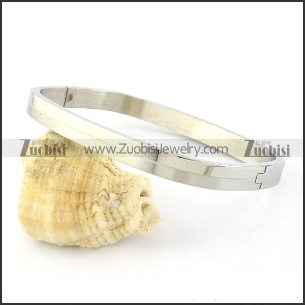 beautiful Steel Bangle -b000903