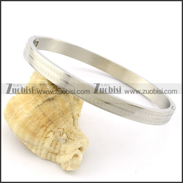 Good-looking Noncorrosive Steel stamping bangle -b001435