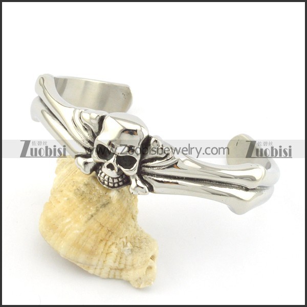 big skull head bangle in stainless steel b001990