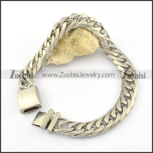 11mm wide matt casting bracelet b002206