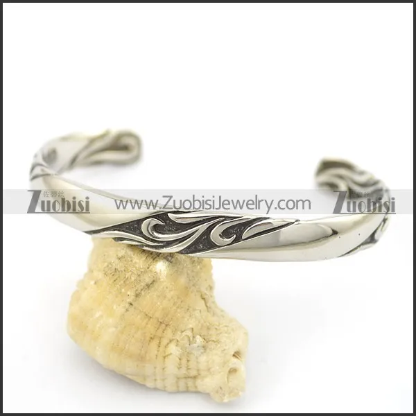 simple totem bangle b002538