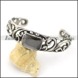 wide bangle with black oblong shape faceted stone b002501