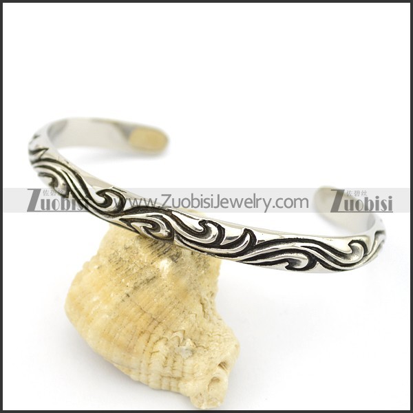 totem bangle carved and printed black oil b002530