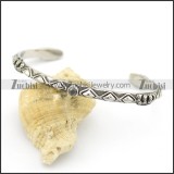 crown bangle with one solid black stone b002519