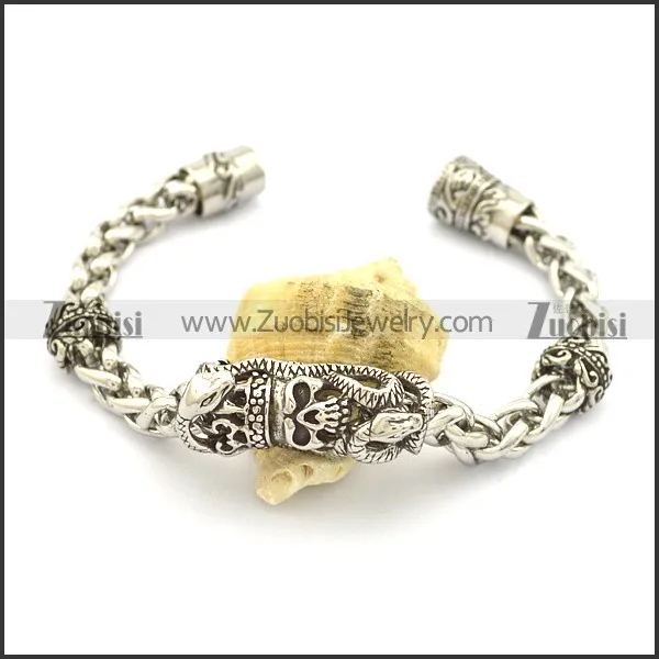 Two Skull Heads Wheat Bracelet b002738