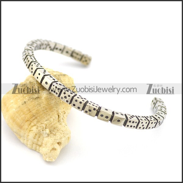 28 Dices Bangle b003107