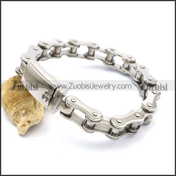 11MM Bike Chain Bracelet with Side Release Buckle b003777