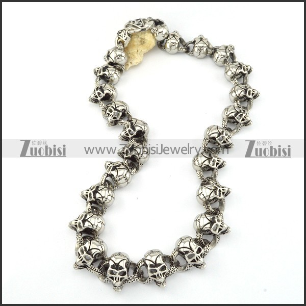 24 Skull Head Stainless Steel Necklace in Length 610mm -n000201