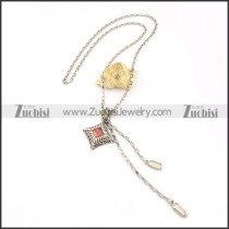 Zip Chain Necklace with Sliding Tab in Stainless Steel with Diamond Shaped Pendant sticky a Ruby-red Stone -n000237
