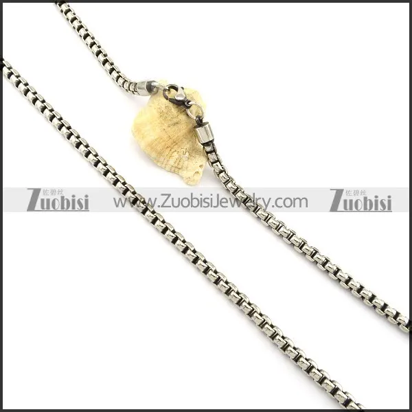 Good Selling Nonrust Steel Stamping Necklace with Vintage-inspired Style -n000346
