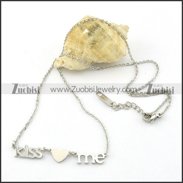 KISS ME pendant necklace n000458