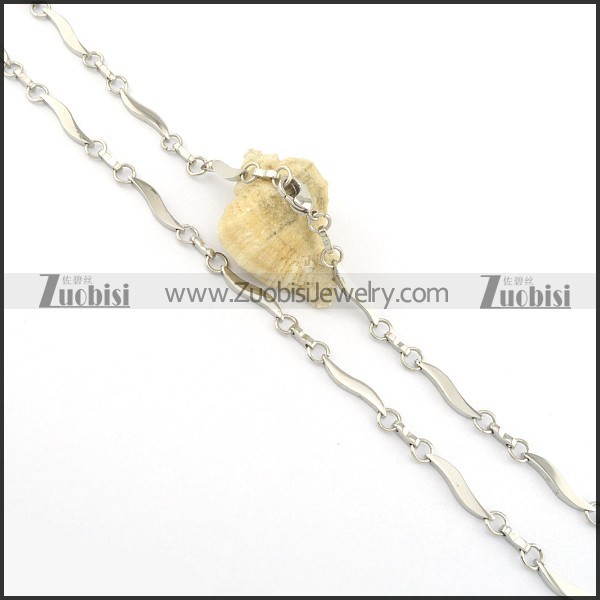 540 long special leaf shaped chain n000541