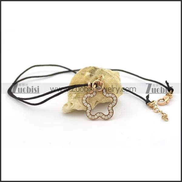 Rose Gold Plum Blossom Necklace n000738
