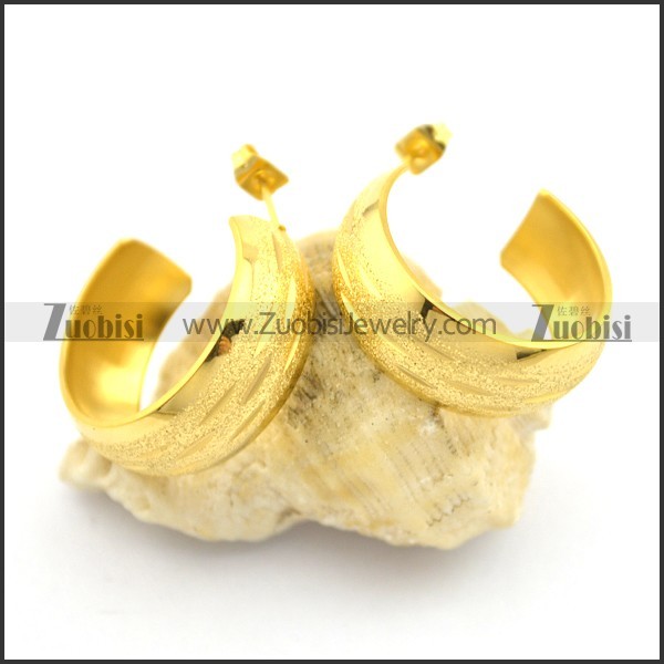 yellow gold pierced earrings for women e000897