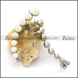 White Plastic Pearl Earring with 3 different sizes pearls e001097
