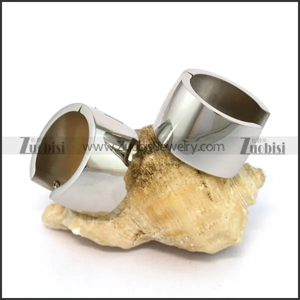 12mm Wide High Polishing Stainless Steel Earring e001127