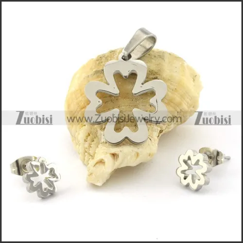 Lovely Jewelry Set in Stainless Steel Metal including Pendant an Earring -s000694