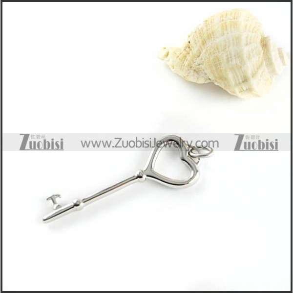 Silver Tone Key Stainless Steel Pendant in Heart shaped - p000113