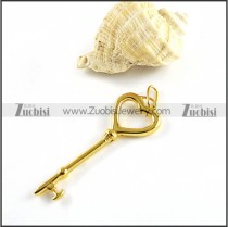Gold Tone Key Stainless Steel Pendant in Heart shaped - p000112