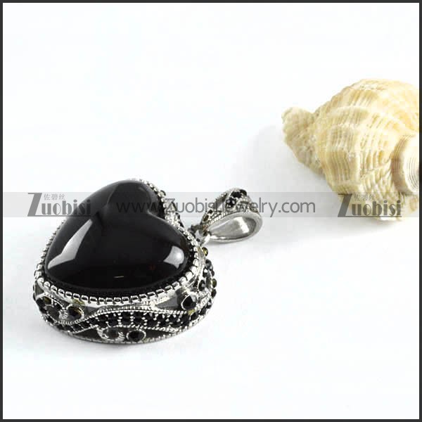 Smooth Black Stone Stainless Steel Heart Pendant - p000095